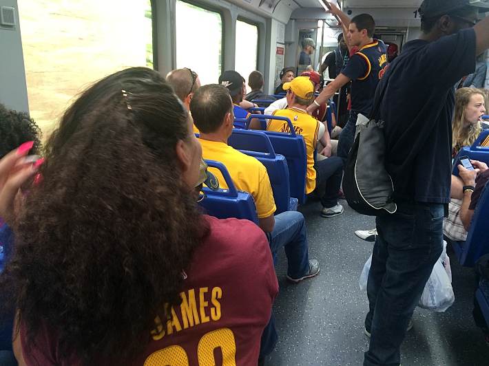 На игру в одном вагоне метро со спецкором