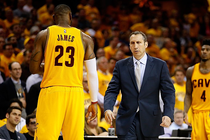 Леброн ДЖЕЙМС и Дэвид БЛАТТ. Фото - AFP