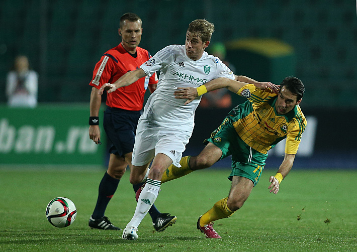 АДИЛСОН (в центре). Фото - Виталий ТИМКИВ