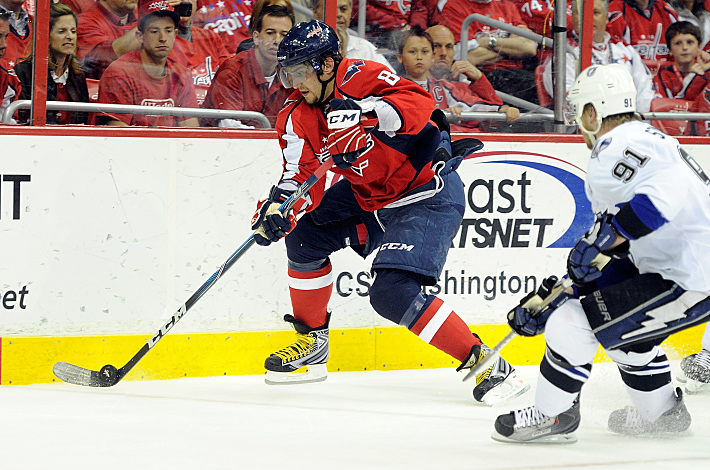 Александр ОВЕЧКИН и Стивен СТЭМКОС. Фото REUTERTS