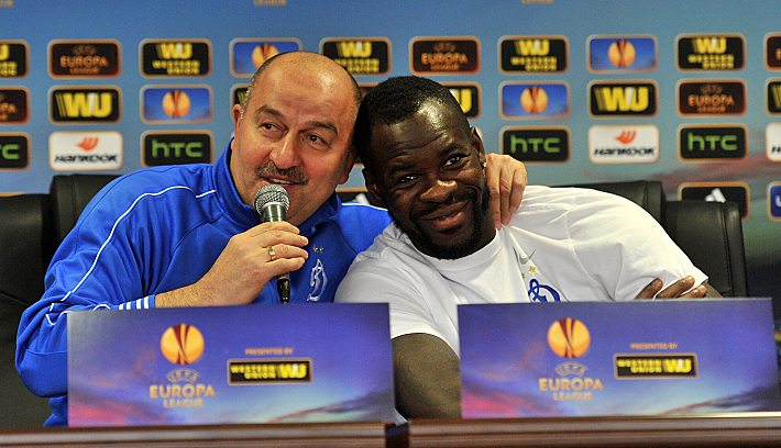 Станислав ЧЕРЧЕСОВ и Кристофер САМБА. Фото Алексей ИВАНОВ,