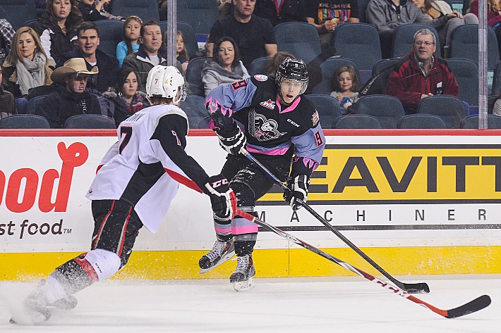 Павел КАРНАУХОВ (справа). Фото AFP