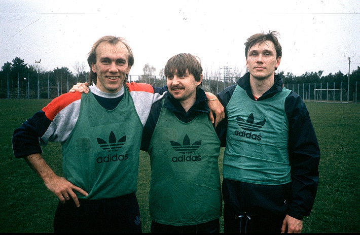 1985 год. Игроки сборной СССР Вагиз ХИДИЯТУЛЛИН, Федор ЧЕРЕНКОВ и Сергей РОДИОНОВ. Фото - Федор АЛЕКСЕЕВ