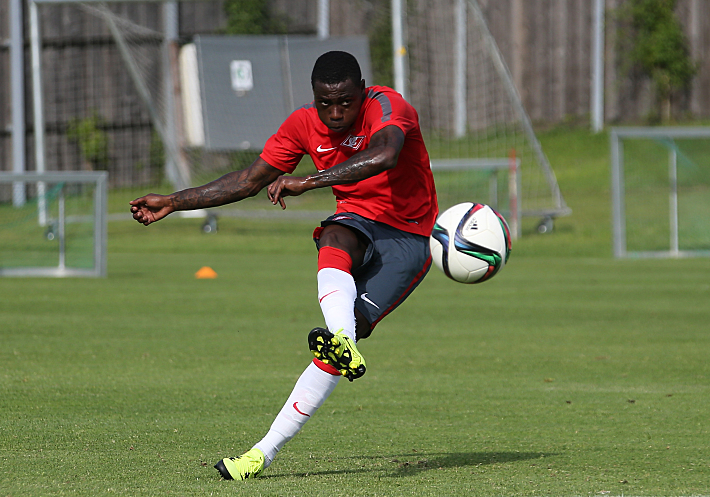 Воскресенье. Абтвиль. Квинси ПРОМЕС на тренировке