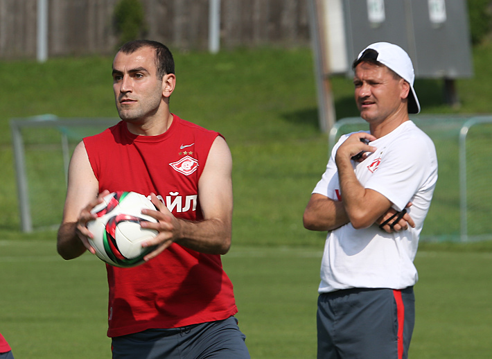 6 июля. Абтвиль. Юра МОВСИСЯН и Дмитрий АЛЕНИЧЕВ. Фото Александр СТУПНИКОВ, ФК