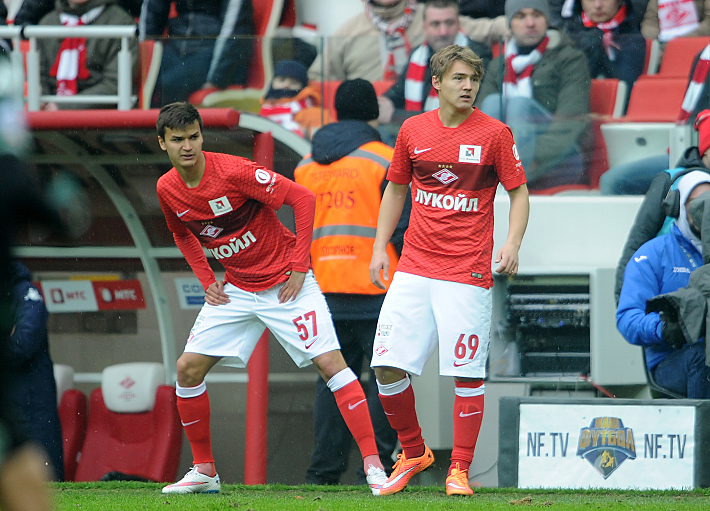 Дмитрий Аленичев рассчитывает на Вячеслава КРОТОВА и Дениса ДАВЫДОВА. Фото - Александр ФЕДОРОВ,