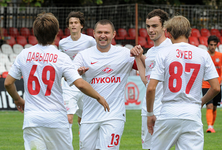 Денис ДАВЫДОВ (№69), Дмитрий КУДРЯШОВ (№13) и их парнеты попробуют себя в ФНЛ. Фото Никита УСПЕНСКИЙ,