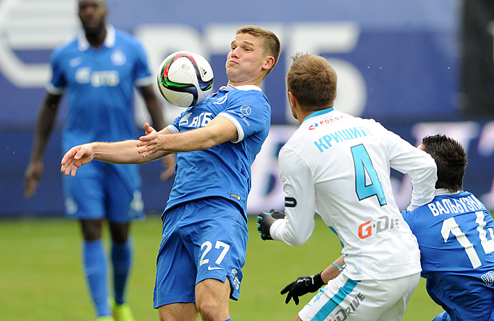 Возвращение Игоря ДЕНИСОВА (с мячом) в основу может произойти в игре с