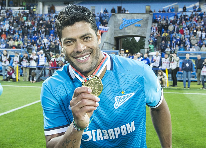 Лучший бомбардир минувшего сезона нападающий