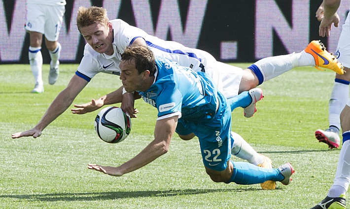 Томаш ГУБОЧАН и Артем ДЗЮБА. Фото - Вячеслав ЕВДОКИМОВ, ФК