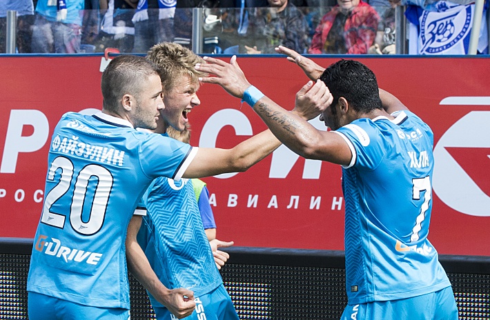 Виктор ФАЙЗУЛИН, Олег ШАТОВ и ХАЛК. Фото Вячеслав ЕВДОКИМОВ, ФК