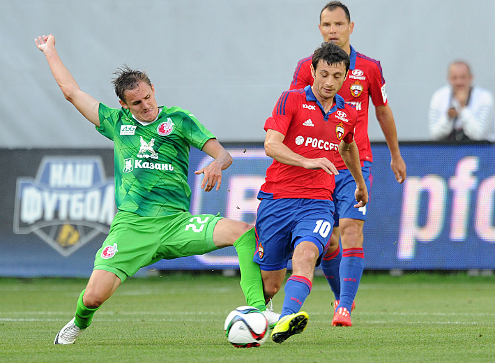 Алан ДЗАГОЕВ против Владимира ДЯДЮНА. Фото - Алексей ИВАНОВ,