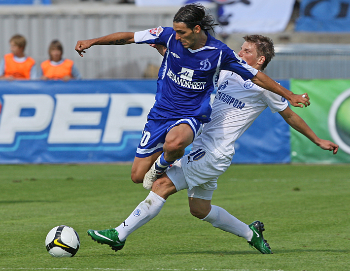 ДАННИ (слева) против Андрея АРШАВИНА. Фото - Александр ВИЛЬФ