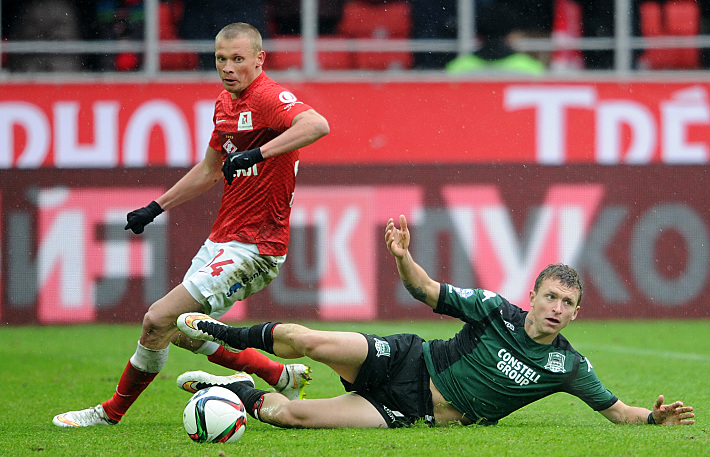 Евгений МАКЕЕВ против Юрия ГАЗИНСКОГО. Фото - Алексей ИВАНОВ,