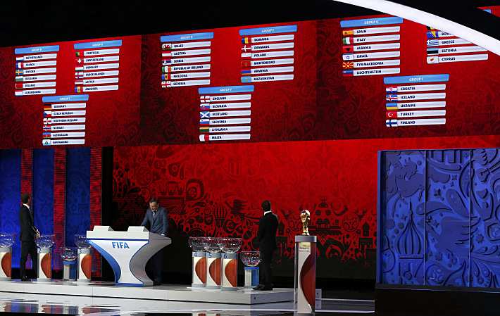Суббота. Санкт-Петербург. Жеребьевка европейского отбора ЧМ-2018 в Константиновском дворце. Фото REUTERS