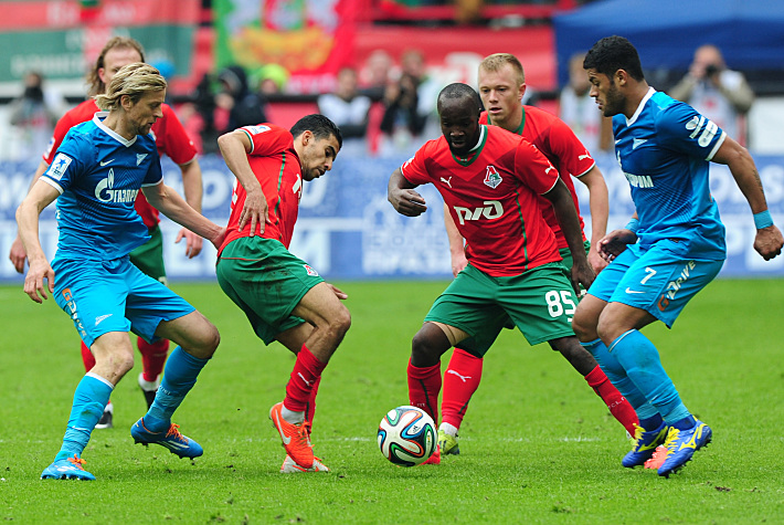 Мубарк БУССУФА и Лассана ДИАРРА в матче с