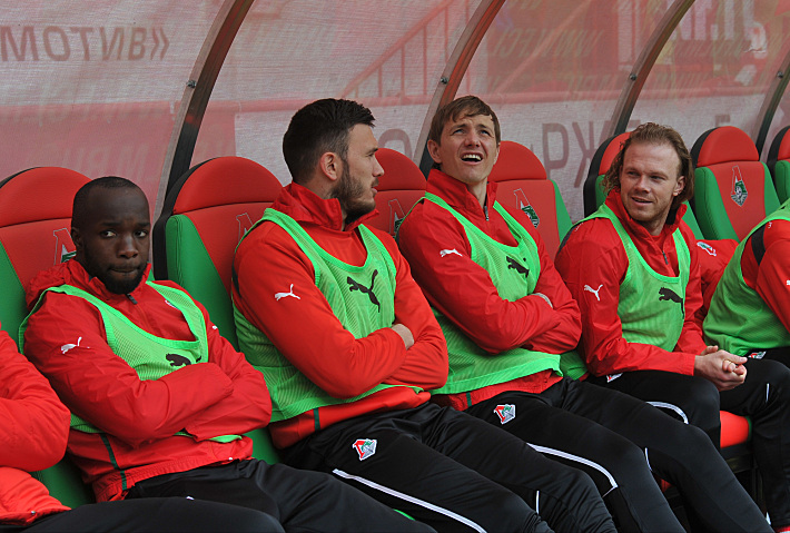 Лассана ДИАРРА (слева) покидает