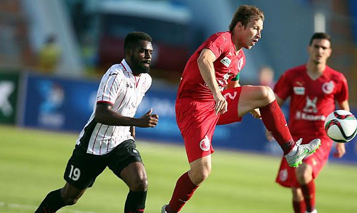 Брайан ИДОВУ (слева). Фото - ФК