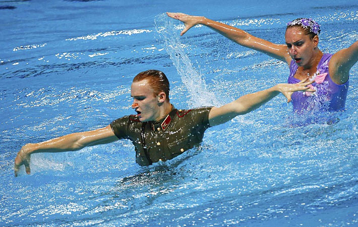 26 июля, Казань. Выступление российского дуэта. Фото REUTERS